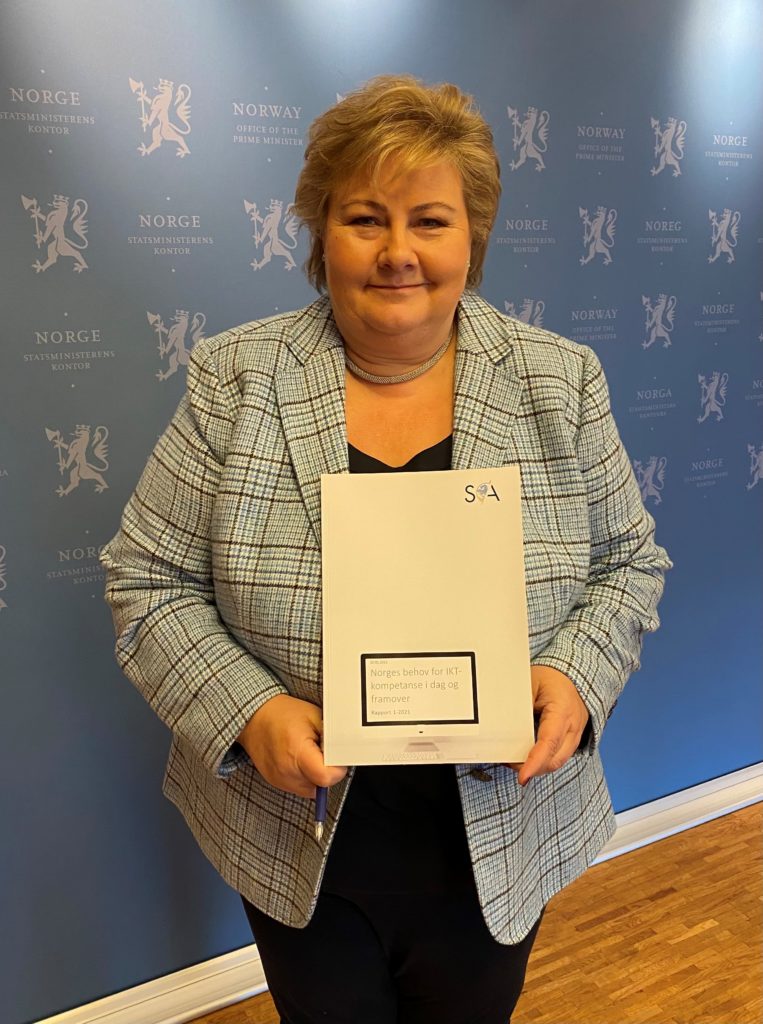 Statsminister Erna Solberg holder rapport om IKT-kompetanse i Norge